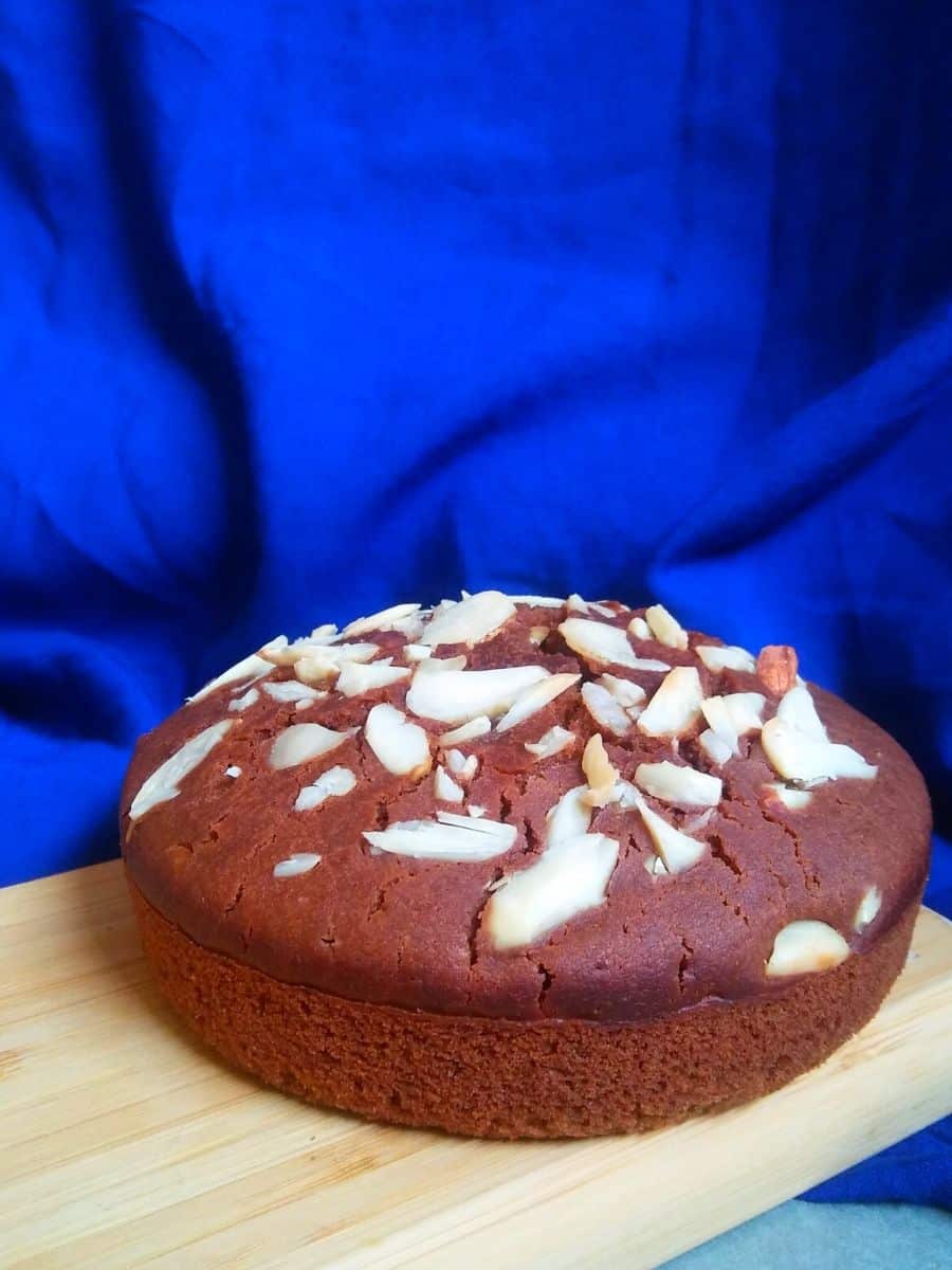 bourbon biscuit cake in pressure cooker