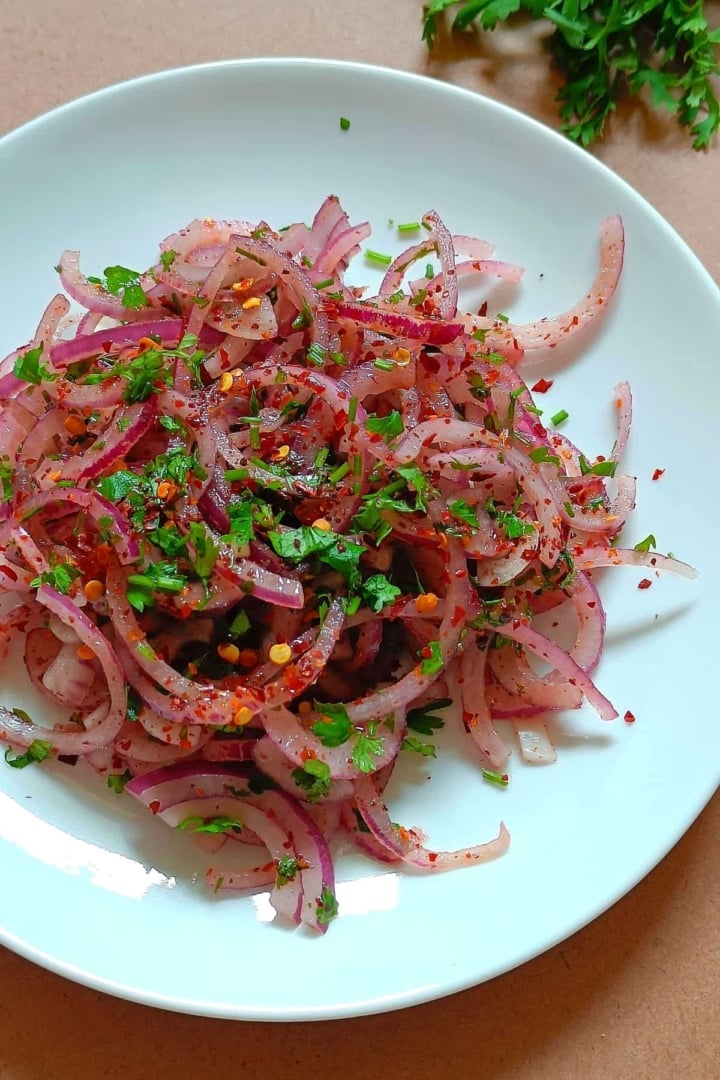 Turkish Sumac Onions Recipe (Marinated Red Onion Salad) Spoons Of Flavor
