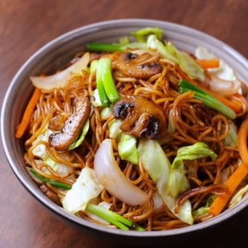 Vegetable chow mein served in a bowl.