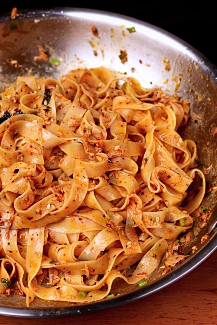 15-minute tuna noodles with canned tuna and creamy sauce in a pan.